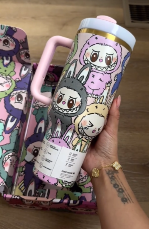 Limitierte Edition: Labubu Stanley 40 oz Tumbler + GRATIS Geschenkbox